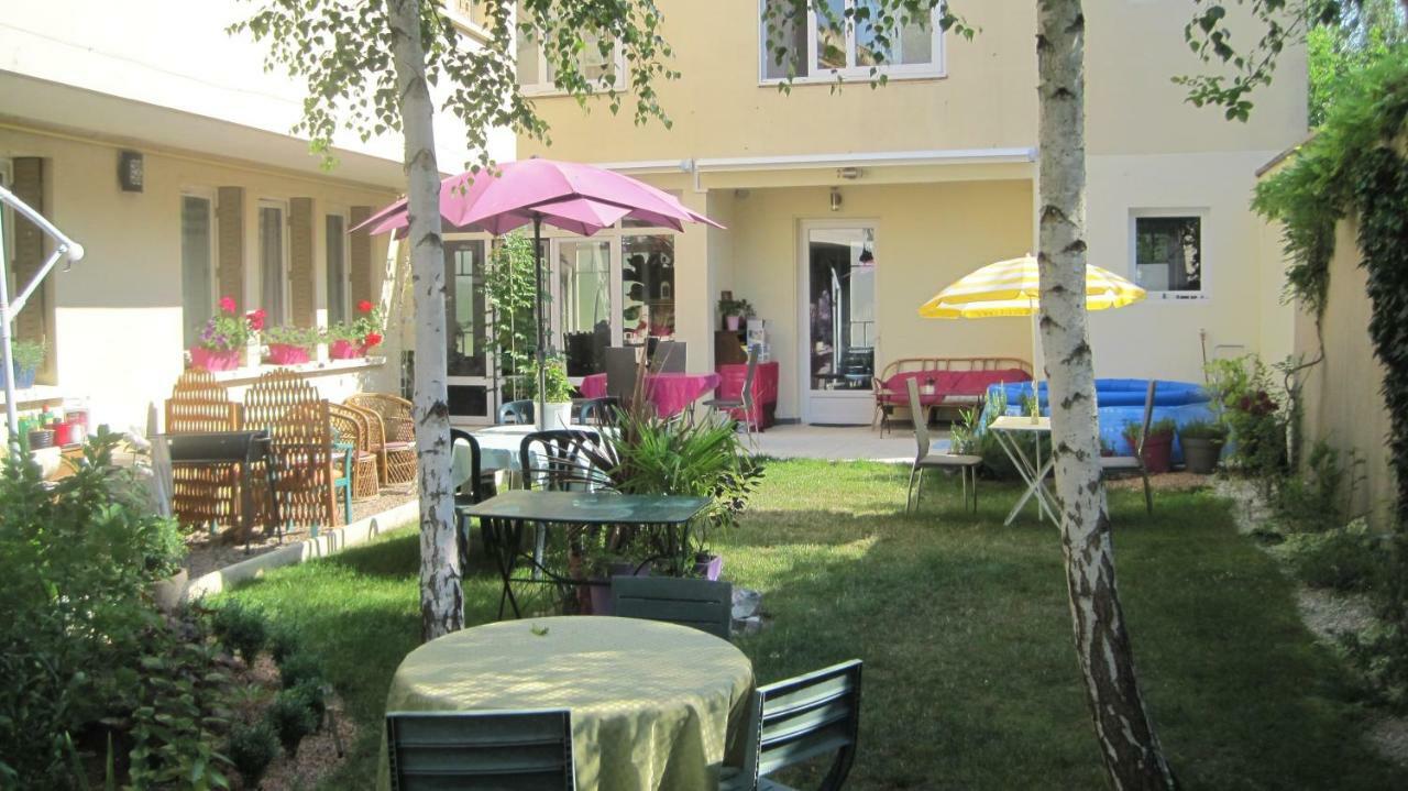 Maison Saint Louis Парай-ле-Мониал Екстериор снимка